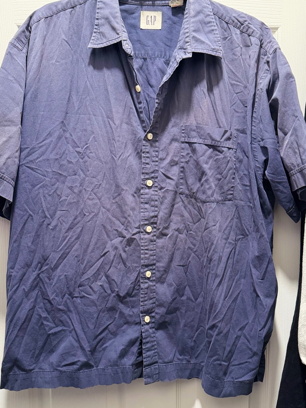 GAP Men's Short-Sleeve Button-Up Shirt in Navy